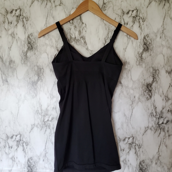 I love Sia nursing tank size medium - Picture 4 of 4